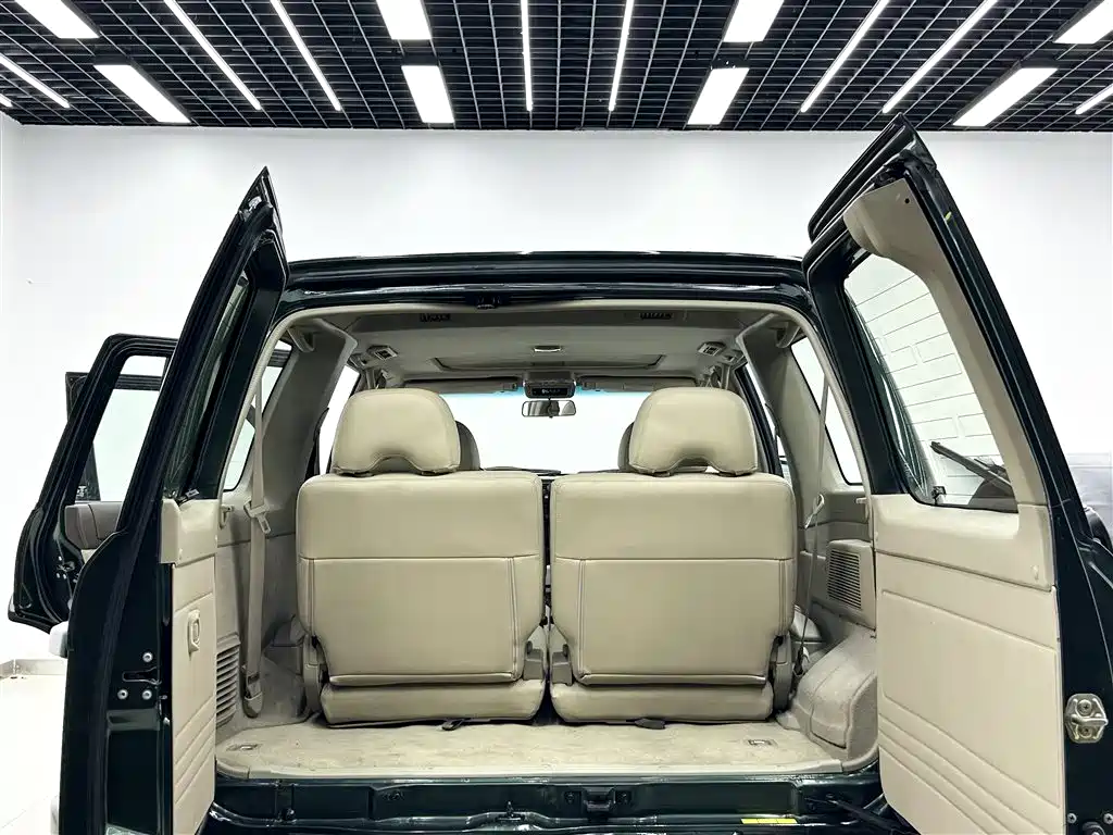 Nissan Patrol 2004 — фото 18