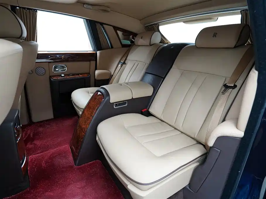 Rolls-Royce Phantom 2013 — фото 14