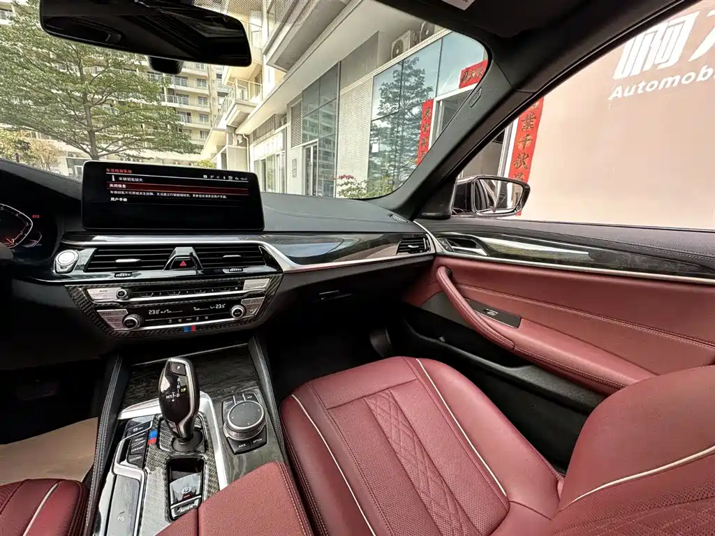 BMW 5 Series 2021 — фото 17