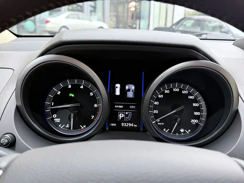 Toyota Prado 2016 — фото 12