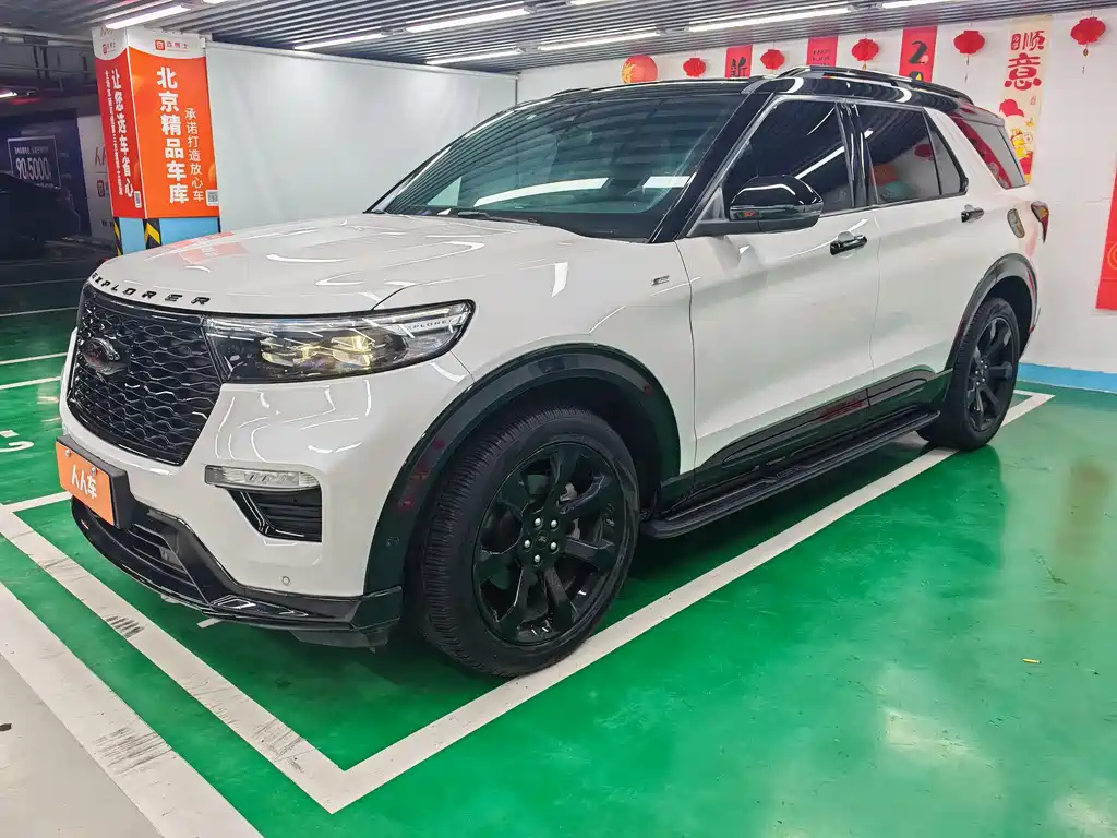 Ford Explorer 2021 — фото 1