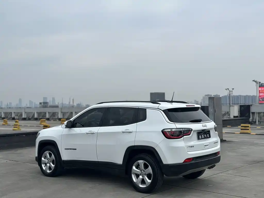 Jeep Compass 2021 — фото 6