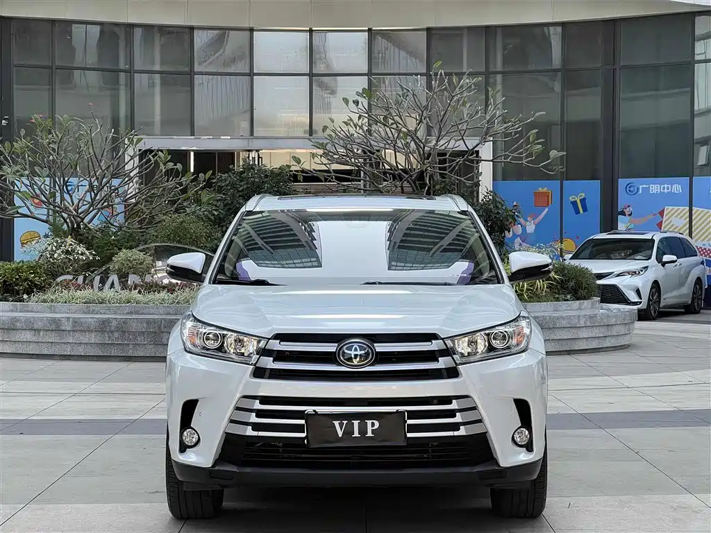 Toyota Highlander 2021 — фото 2