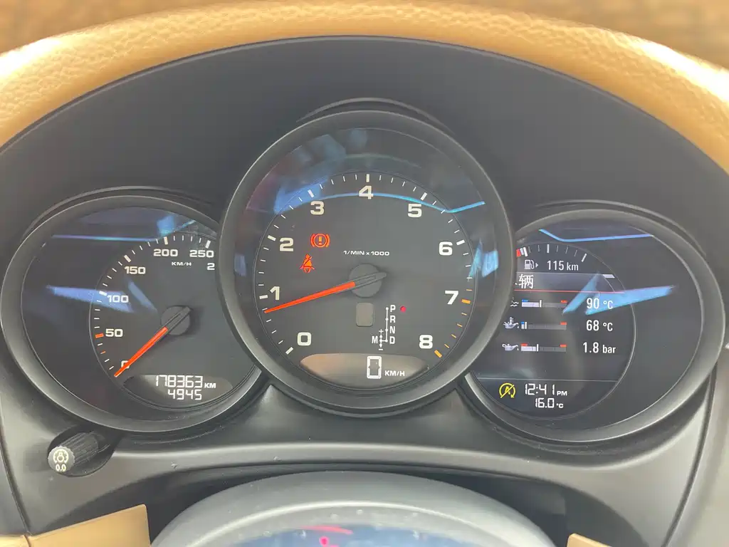 Porsche Macan 2015 — фото 23