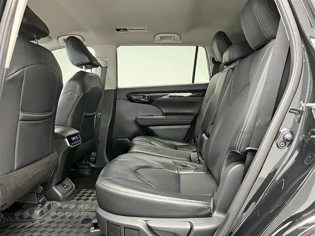 Toyota Highlander 2025 — фото 15