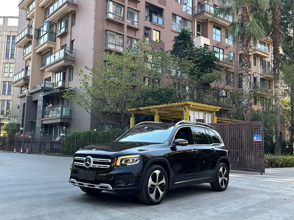 Mercedes-Benz GLB 2021 — фото 1