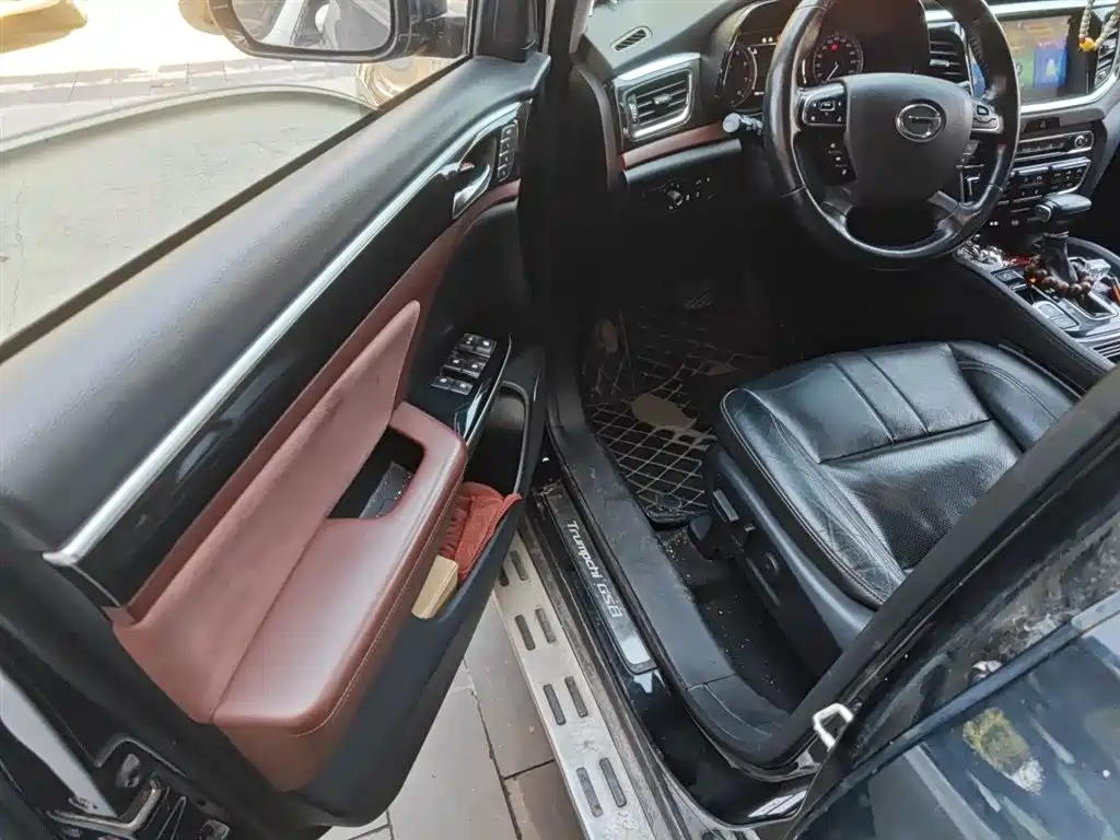 GAC Motor Trumpchi GS8 2017 — фото 12