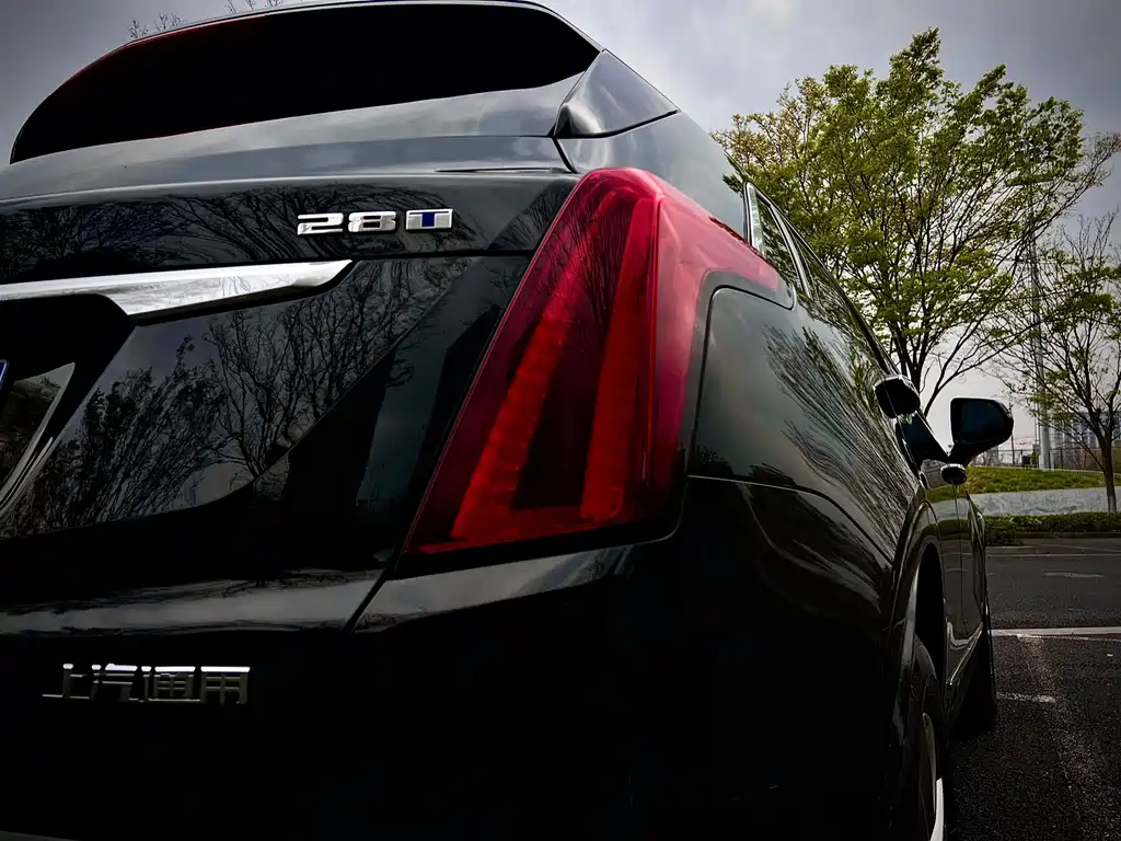Cadillac XT5 2022 — фото 11