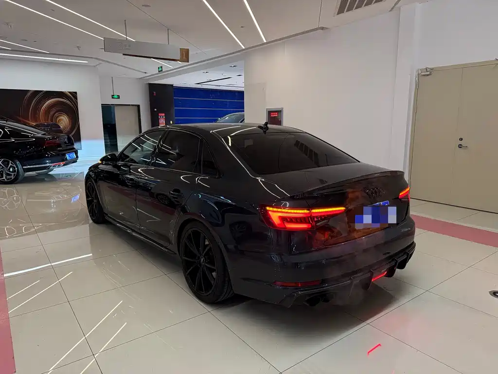 Audi S4 2018 — фото 17