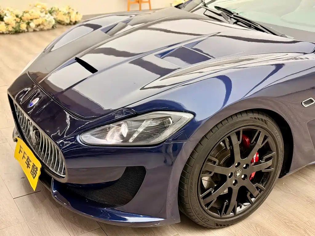 Maserati GranTurismo 2016 — фото 11