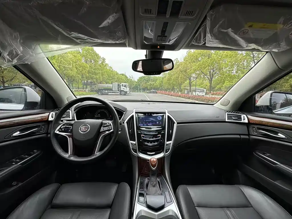 Cadillac SRX 2016 — фото 12