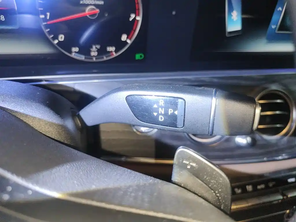 Mercedes-Benz E-Class 2019 — фото 15