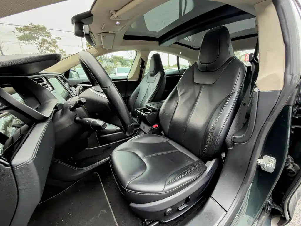 Tesla Model S 2015 — фото 15