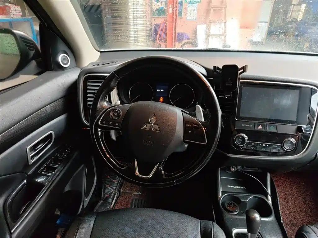 Mitsubishi Outlander 2017