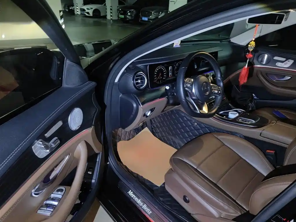 Mercedes-Benz E-Class 2019 — фото 17