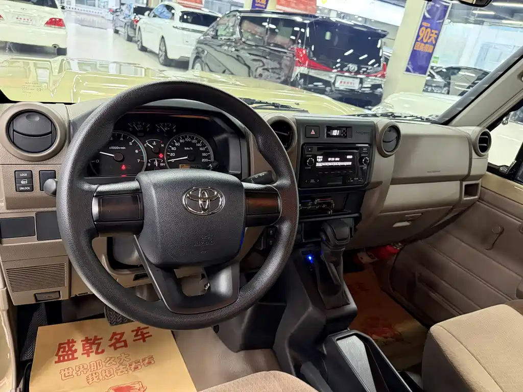 Toyota Land Cruiser 2024 — фото 11