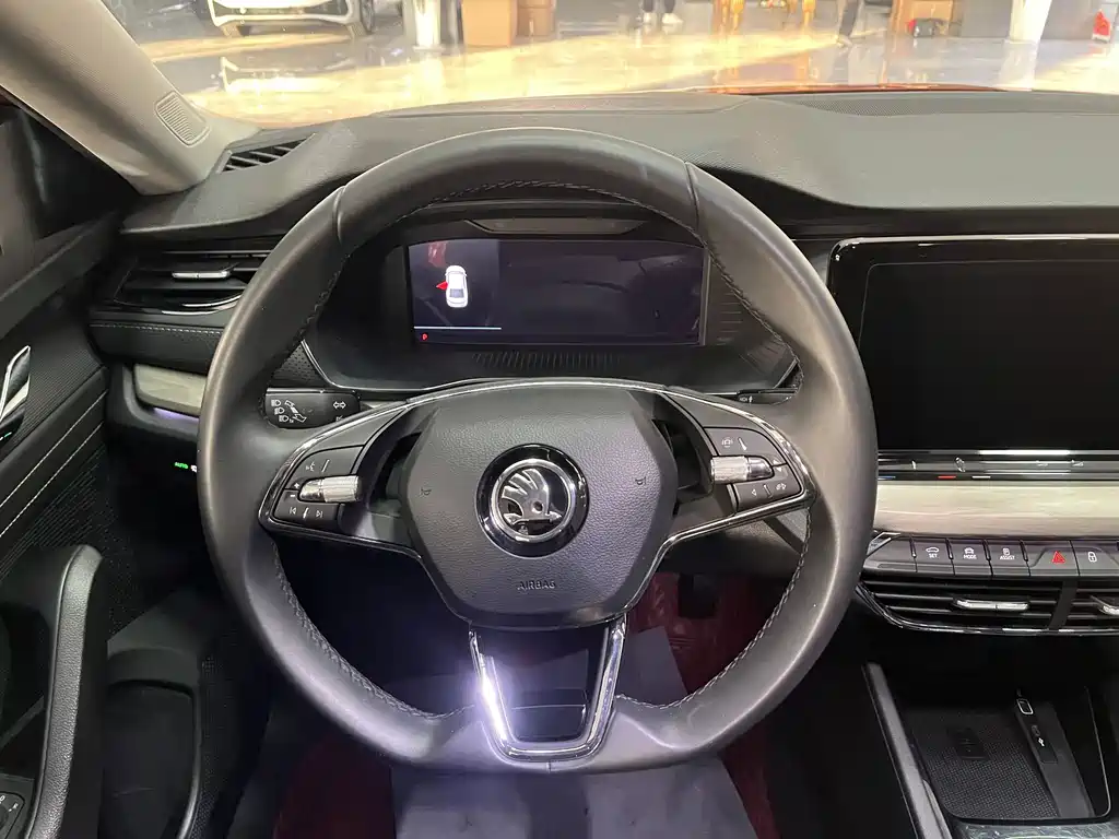 Skoda Octavia 2021 — фото 12