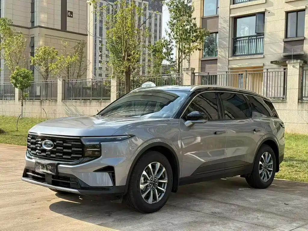 Ford Edge 2025 — фото 1