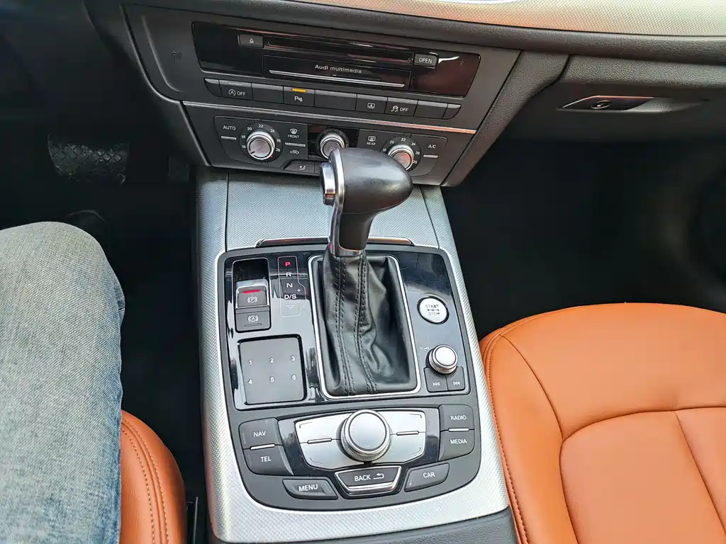Audi A6L 2015 — фото 15