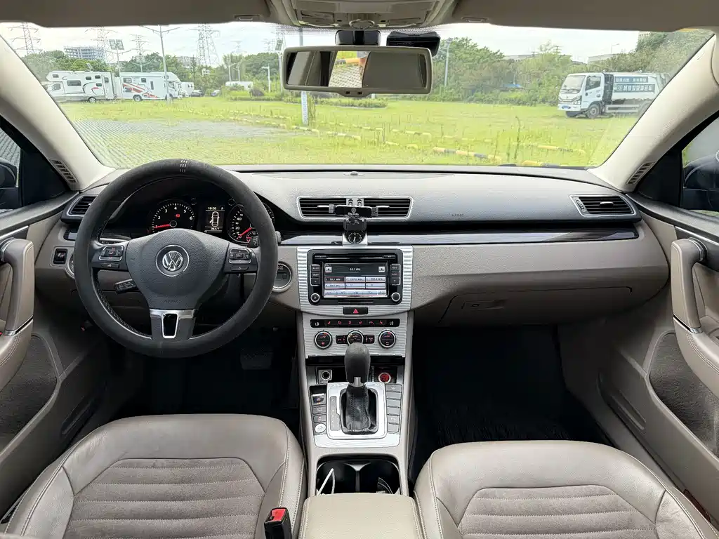 Volkswagen Magotan 2013