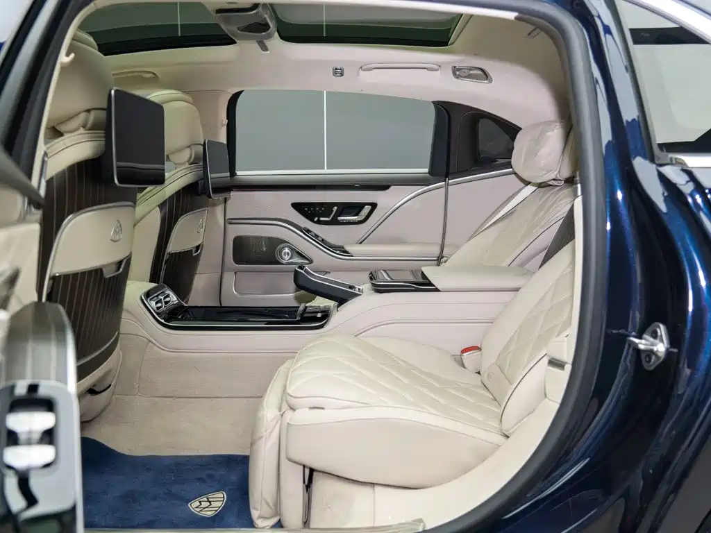 Mercedes-Benz Maybach S-Class 2023 — фото 11