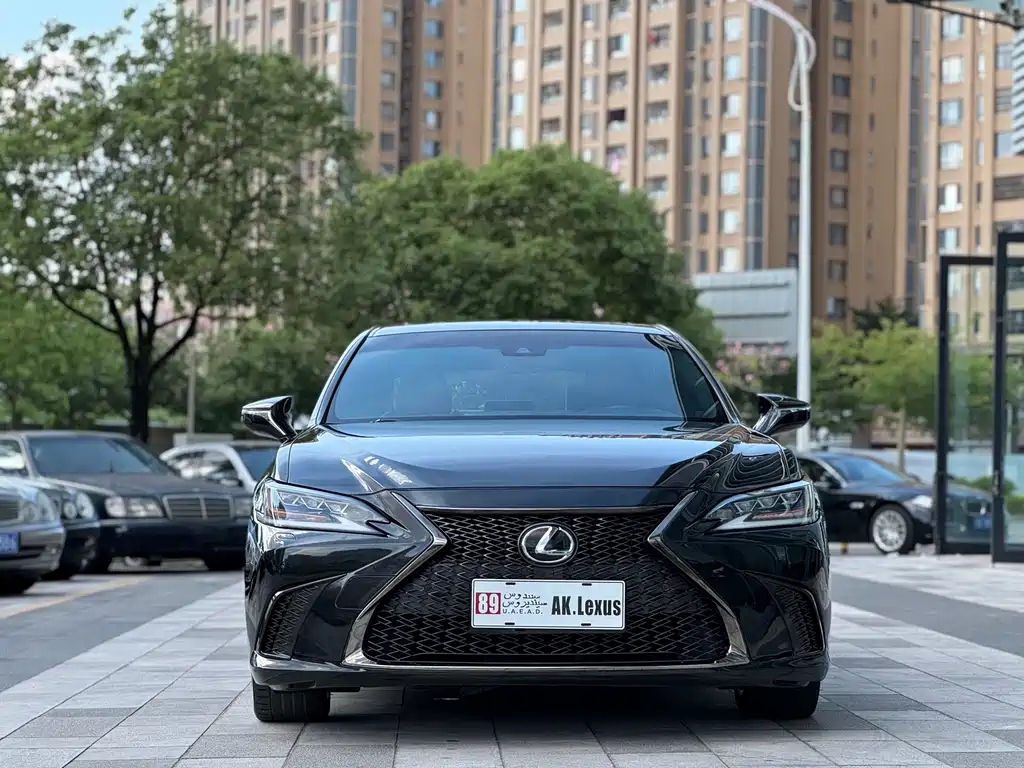 Lexus ES 2019 — фото 2