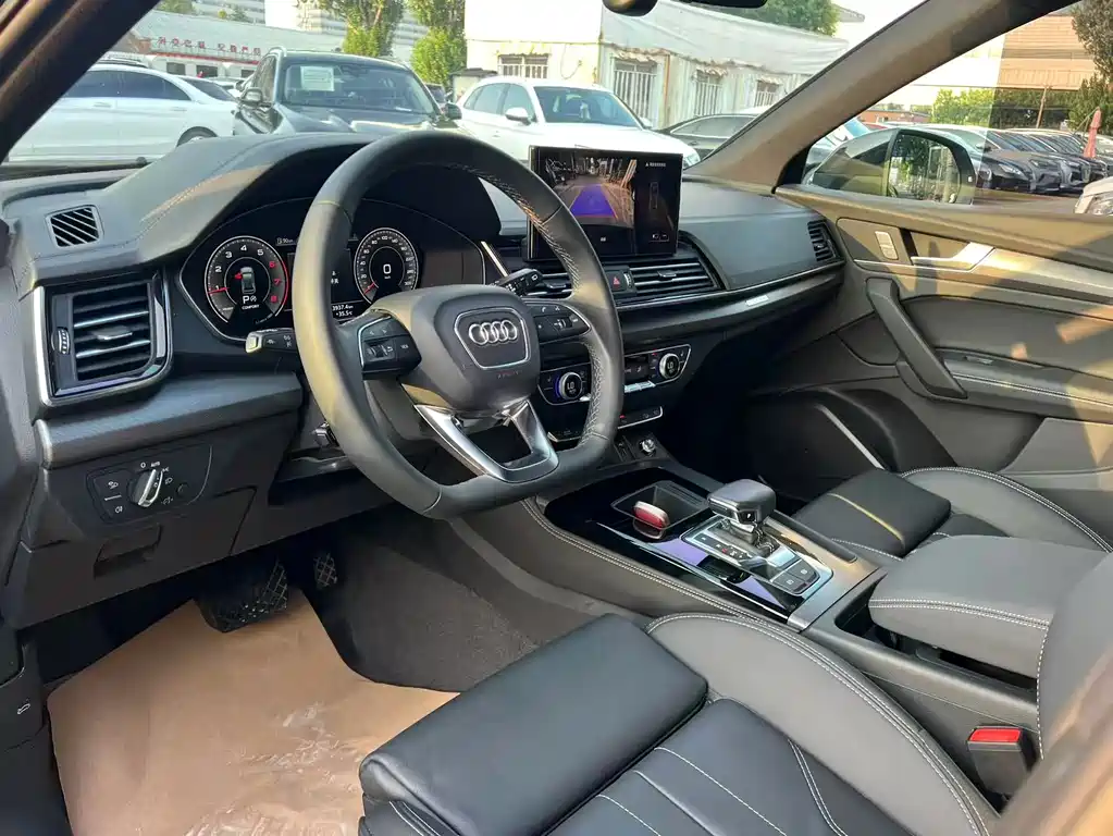 Audi Q5L 2023 — фото 18