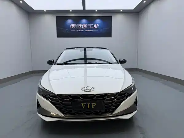 Hyundai Elantra 2022