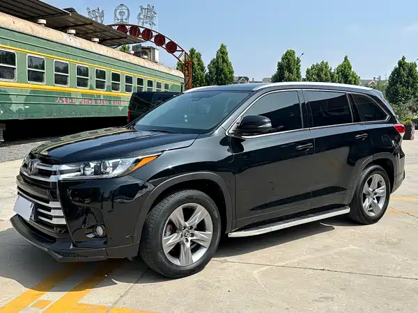 Toyota Highlander 2021