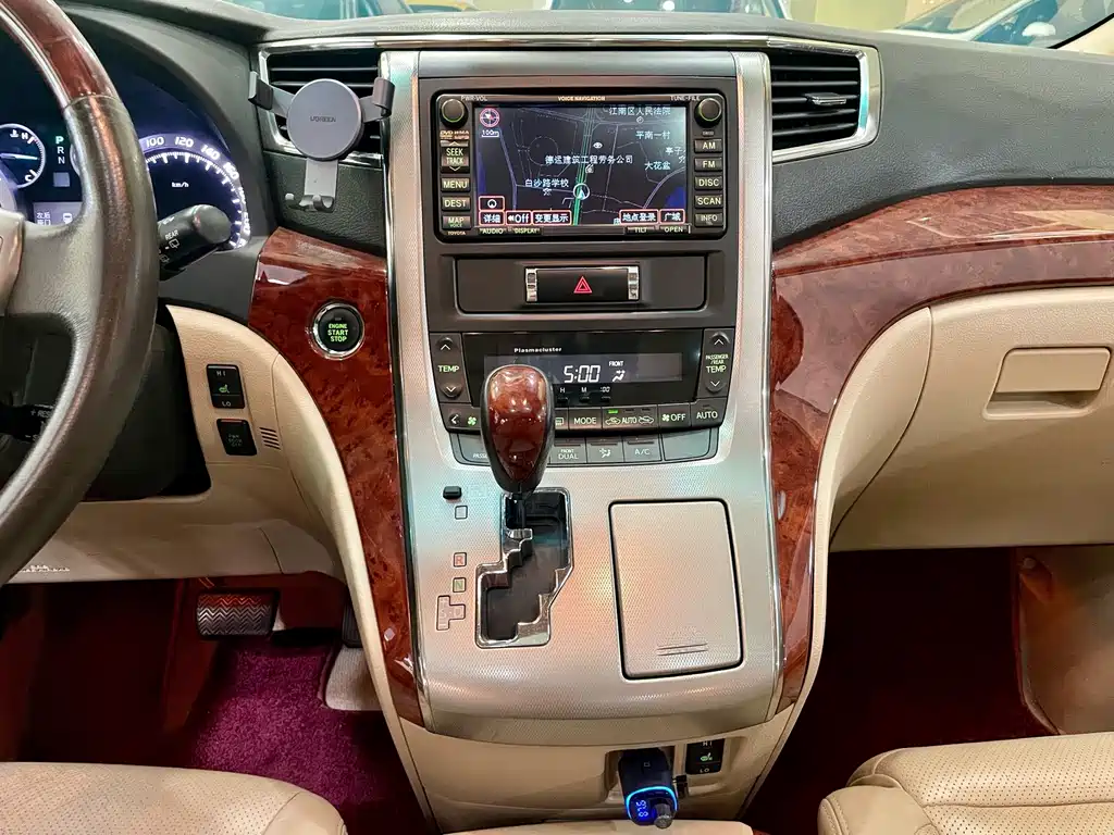 Toyota Alphard 2010 — фото 14