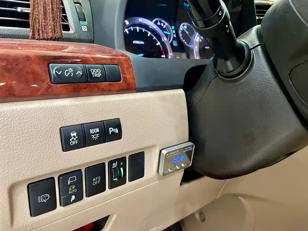 Toyota Alphard 2010 — фото 15