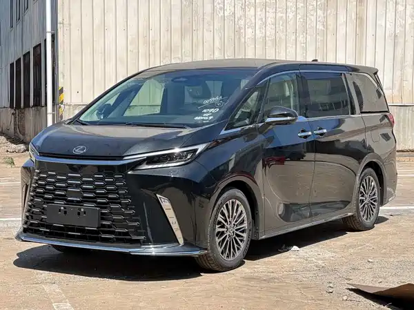 Lexus LM 2025