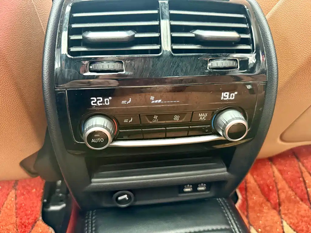 BMW 5 Series 2020 — фото 19