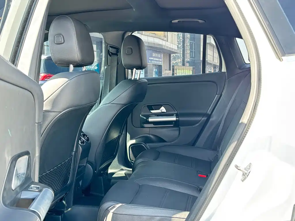 Mercedes-Benz GLA 2023 — фото 11