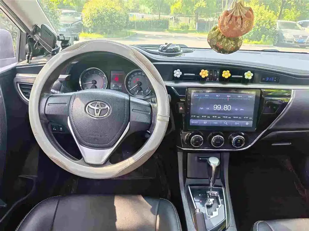 Toyota Corolla 2017 — фото 11