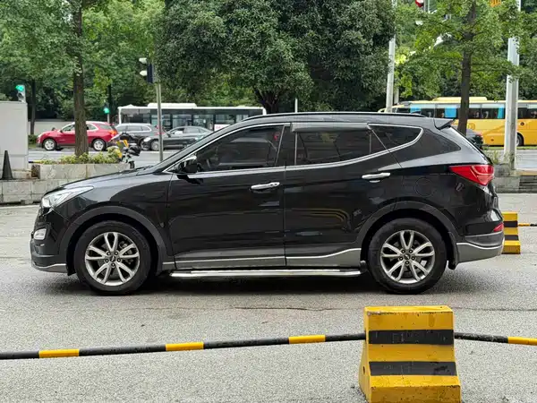 Hyundai Santa Fe 2013