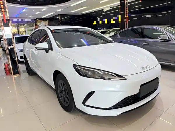 BYD Seal 05 DM-i 2025