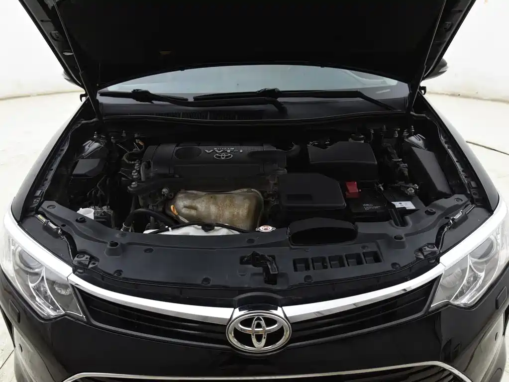 Toyota Camry 2018 — фото 15