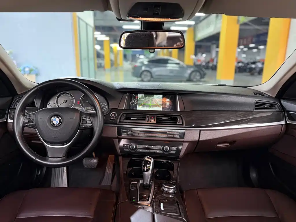 BMW 5 Series 2014 — фото 10