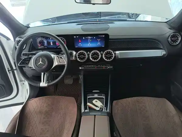 Mercedes-Benz GLB 2024