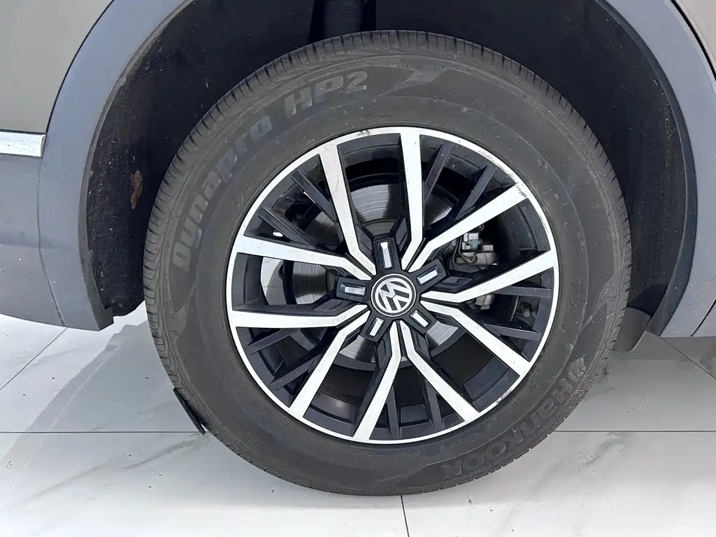 Volkswagen Tiguan L 2018 — фото 23