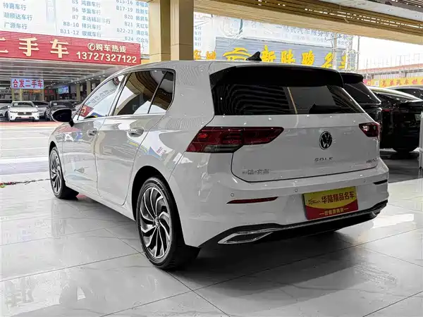 Volkswagen Golf 2024