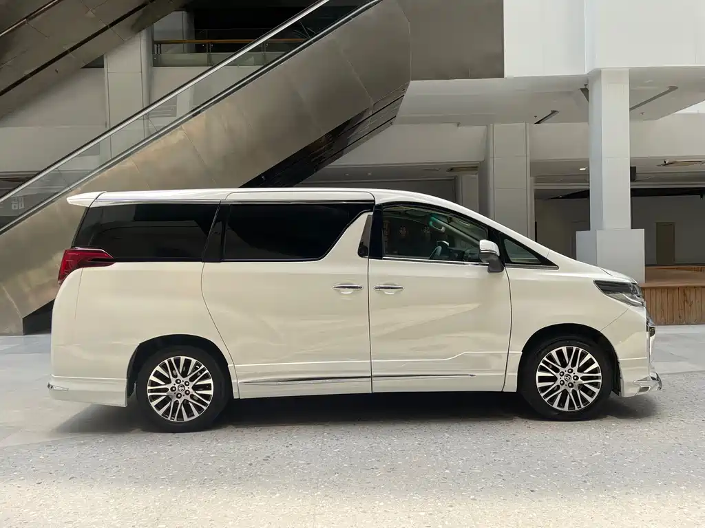 Toyota Alphard 2011 — фото 4
