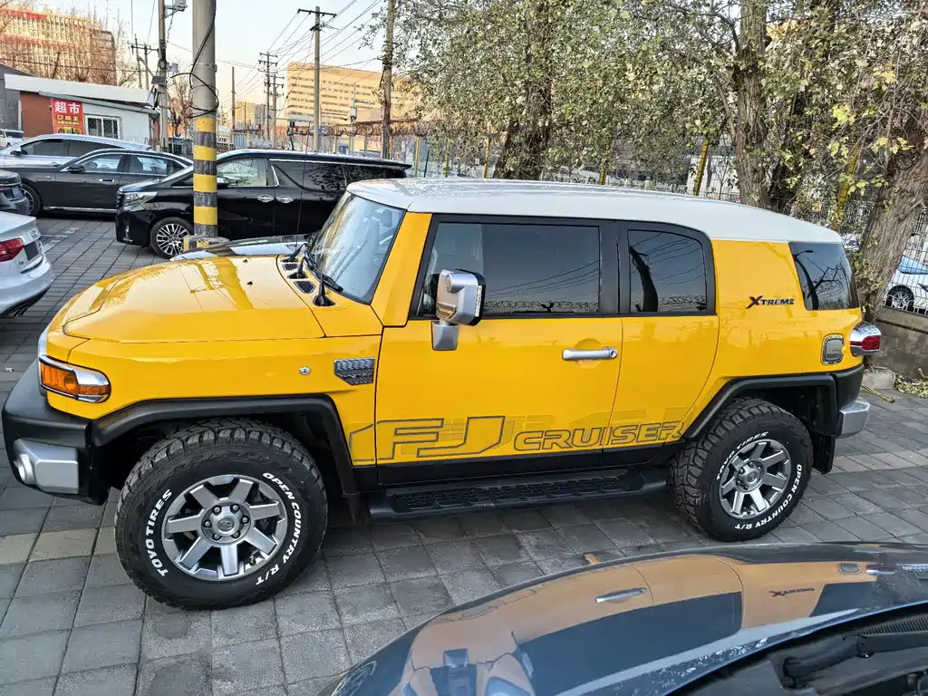 Toyota FJ Cruiser 2019 — фото 2