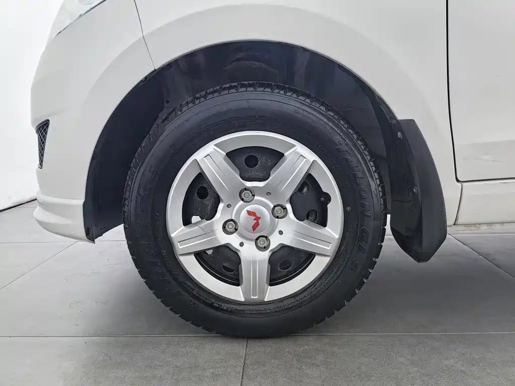 Wuling Hongguang 2019 — фото 17