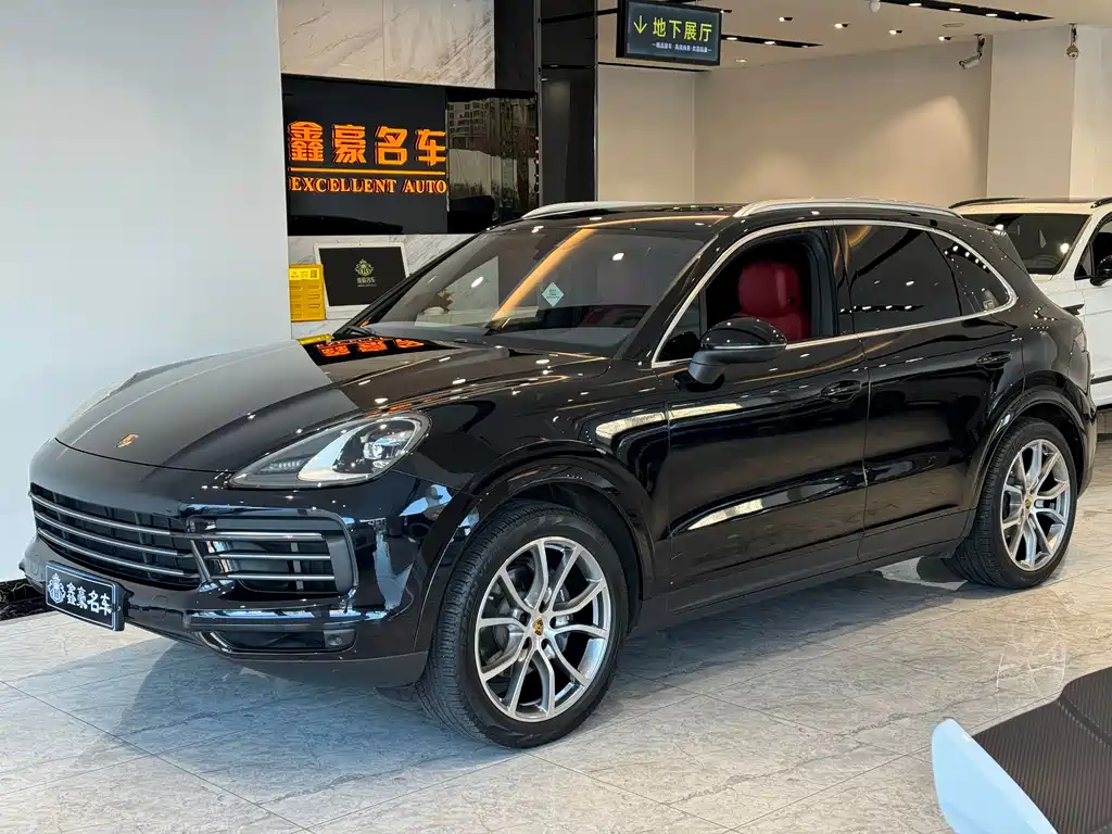 Porsche Cayenne 2022 — фото 1