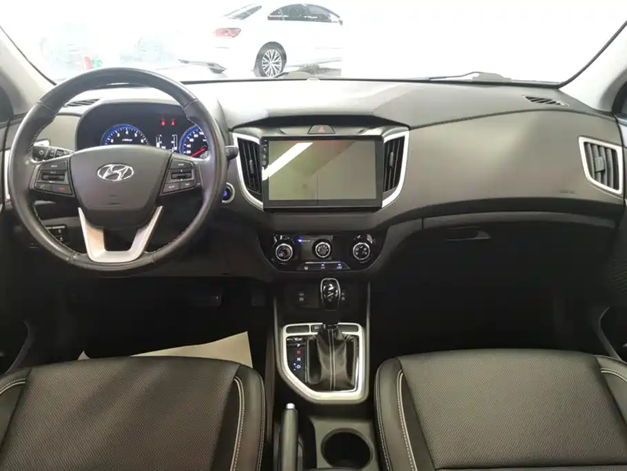 Hyundai ix25 2017 — фото 12