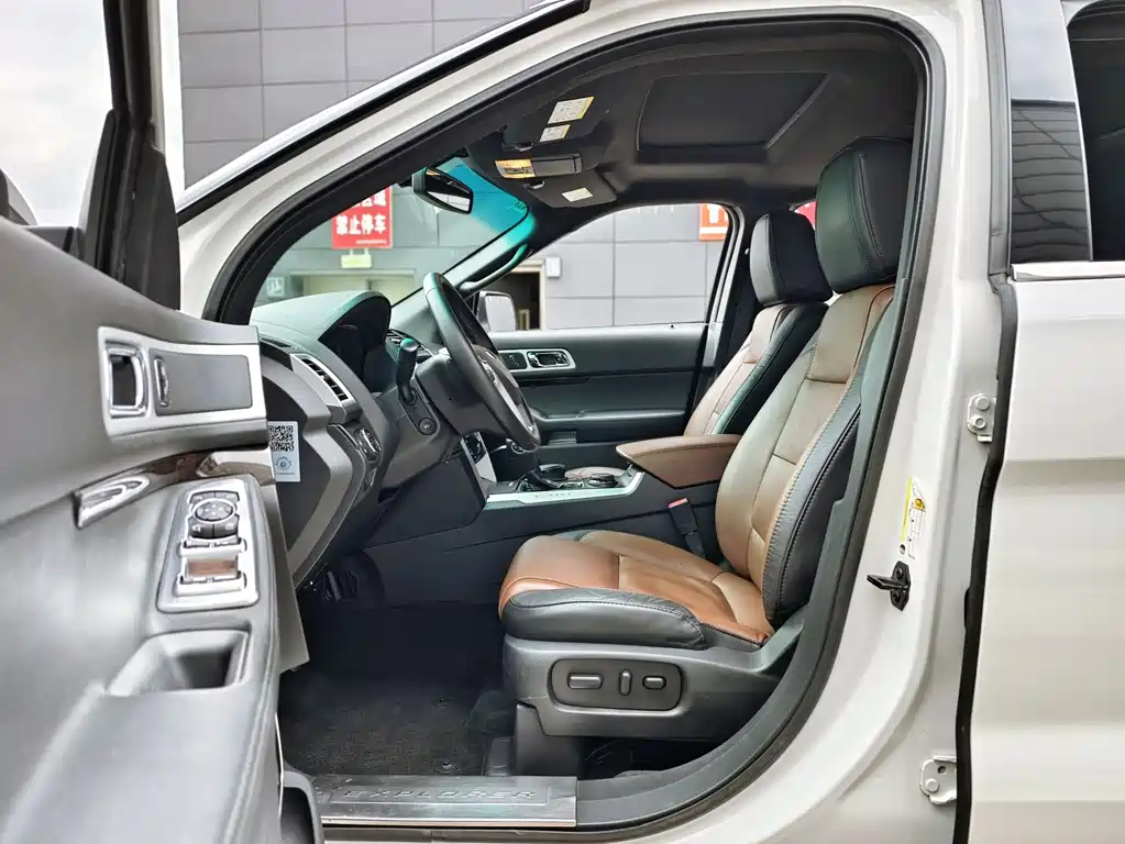 Ford Explorer 2015 — фото 5