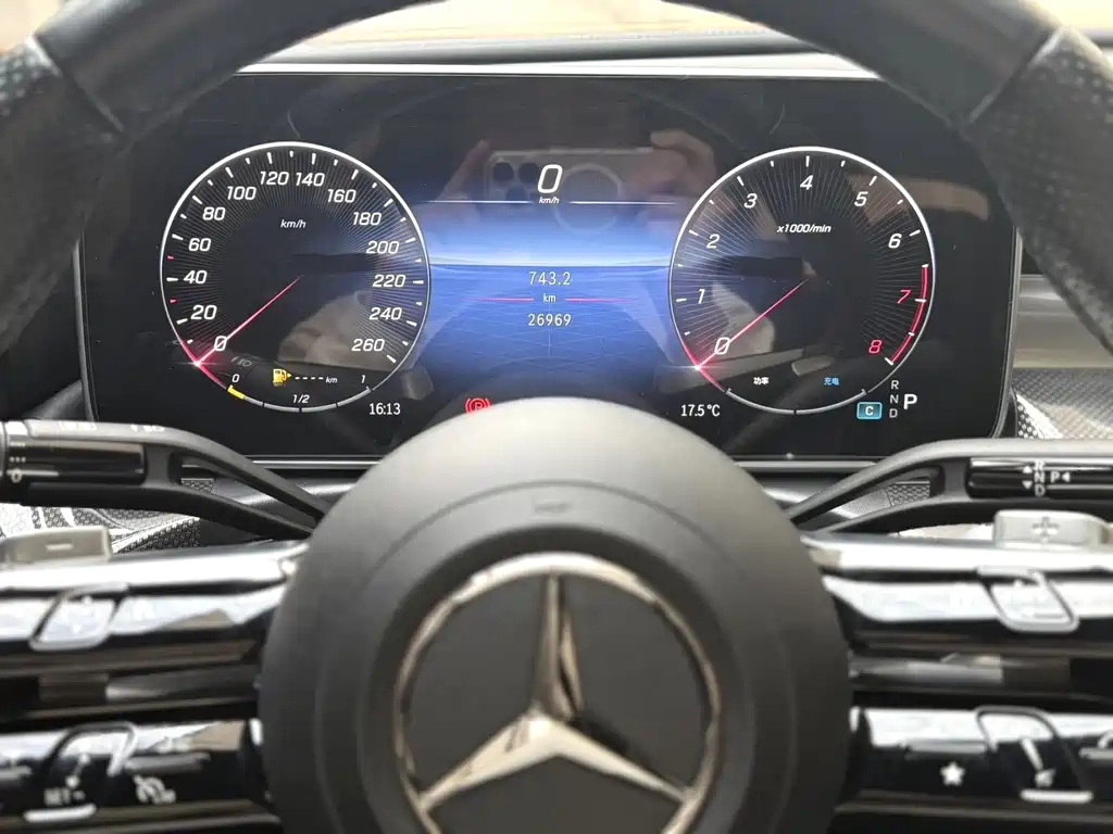Mercedes-Benz C-Class 2023 — фото 7