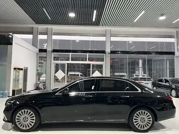 Mercedes-Benz E-Class 2023
